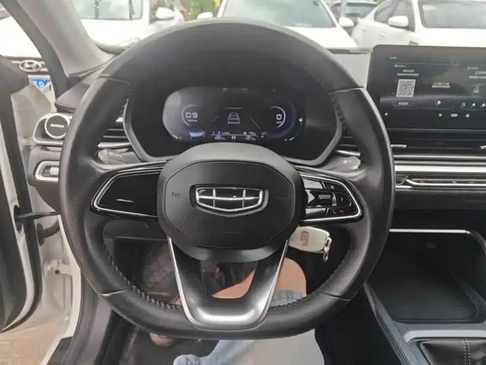 Geely Emgrand 2022 Generation 4 1.5L Manual Deluxe — миниатюра 14