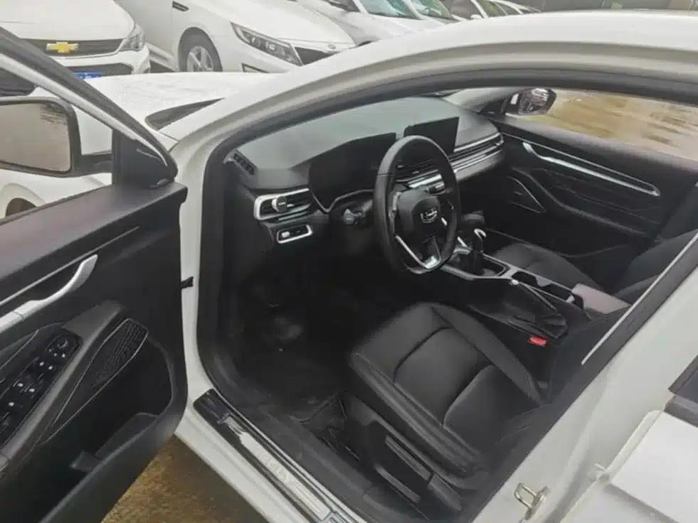 Geely Emgrand 2022 Generation 4 1.5L Manual Deluxe — миниатюра 18