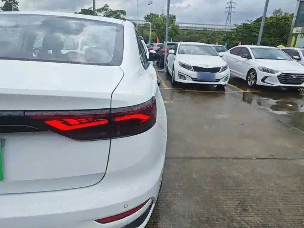 Geely Emgrand 2022 Generation 4 1.5L Manual Deluxe — миниатюра 6