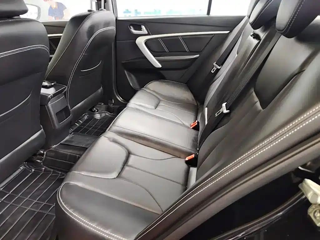 Geely Emgrand 2015 Sedan 1.3T Manual Upgrade Edition — миниатюра 17