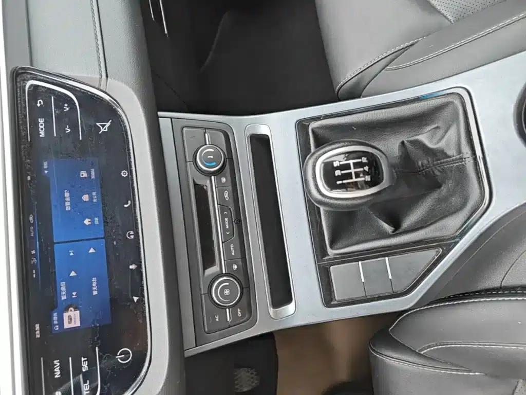 Geely Emgrand 2018 1.5L Manual Upward Connected Edition — миниатюра 14