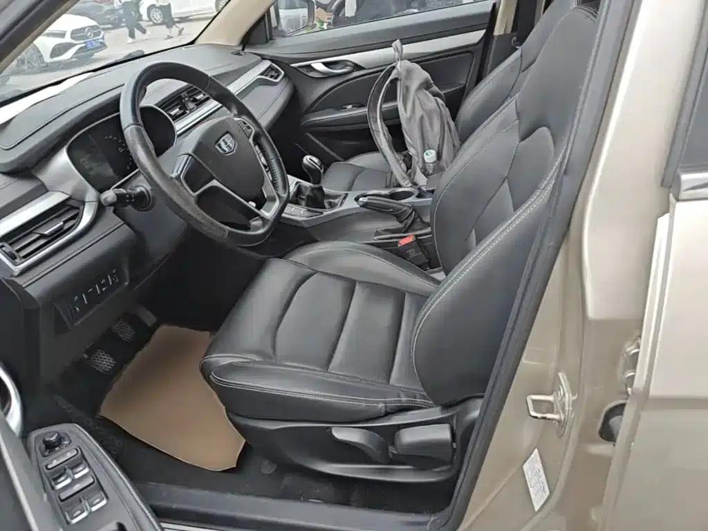 Geely Emgrand 2018 1.5L Manual Upward Connected Edition — миниатюра 15
