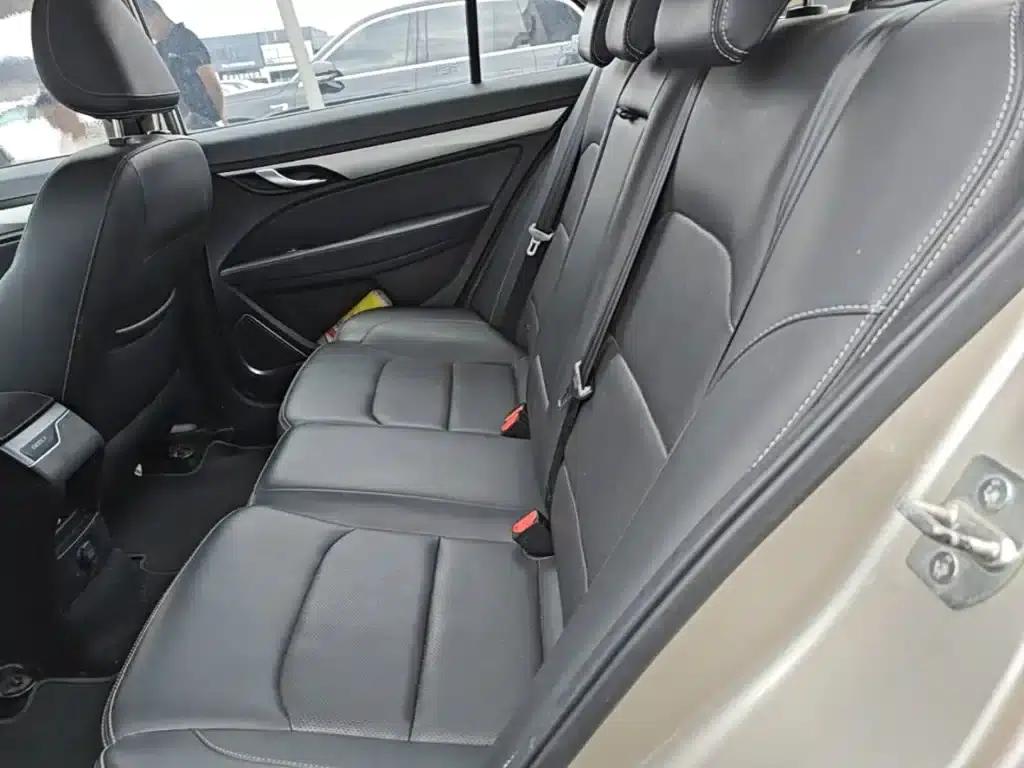 Geely Emgrand 2018 1.5L Manual Upward Connected Edition — миниатюра 17
