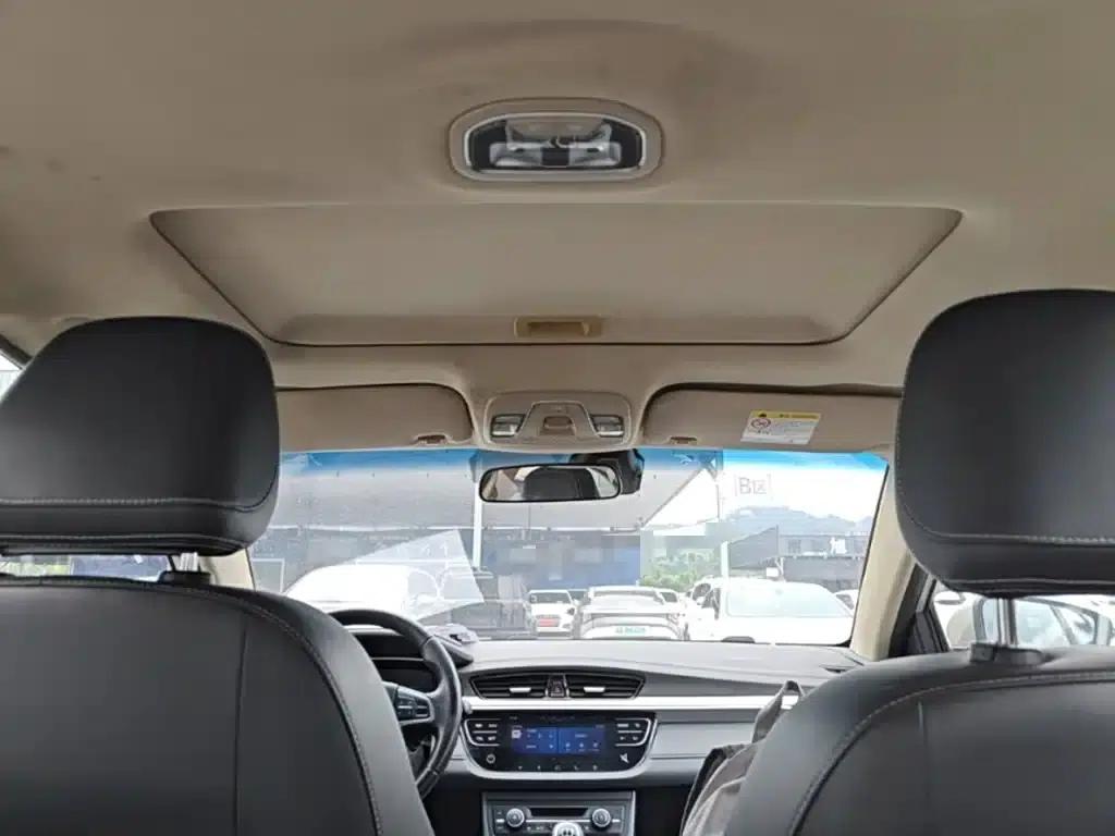 Geely Emgrand 2018 1.5L Manual Upward Connected Edition — миниатюра 18