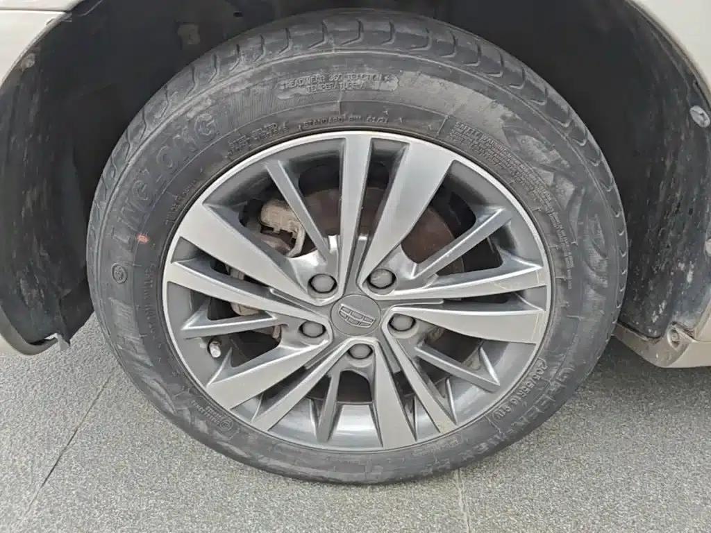 Geely Emgrand 2018 1.5L Manual Upward Connected Edition — миниатюра 23