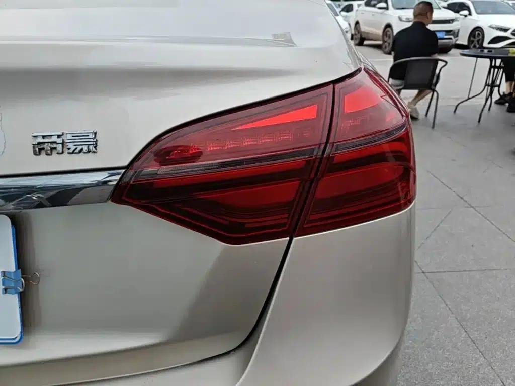 Geely Emgrand 2018 1.5L Manual Upward Connected Edition — миниатюра 8