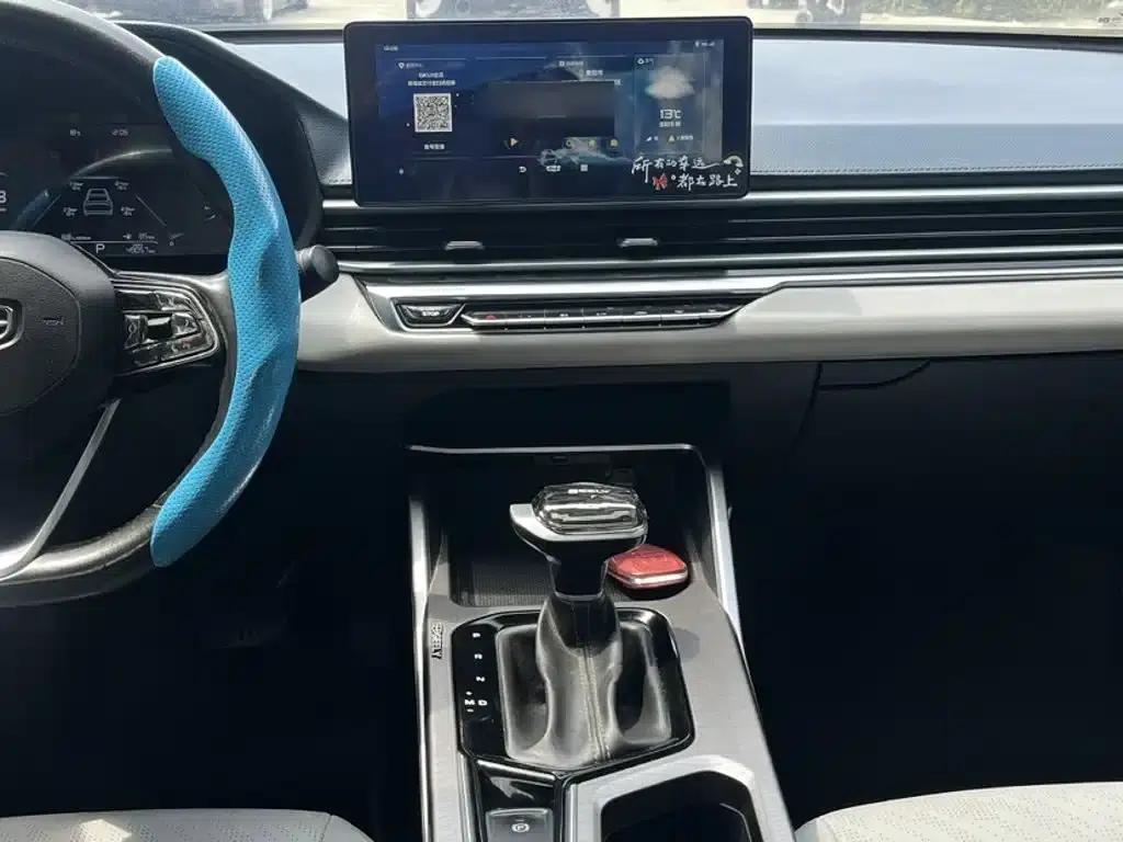Geely Emgrand 2022 4th Generation 1.5L CVT Flagship Edition — миниатюра 12