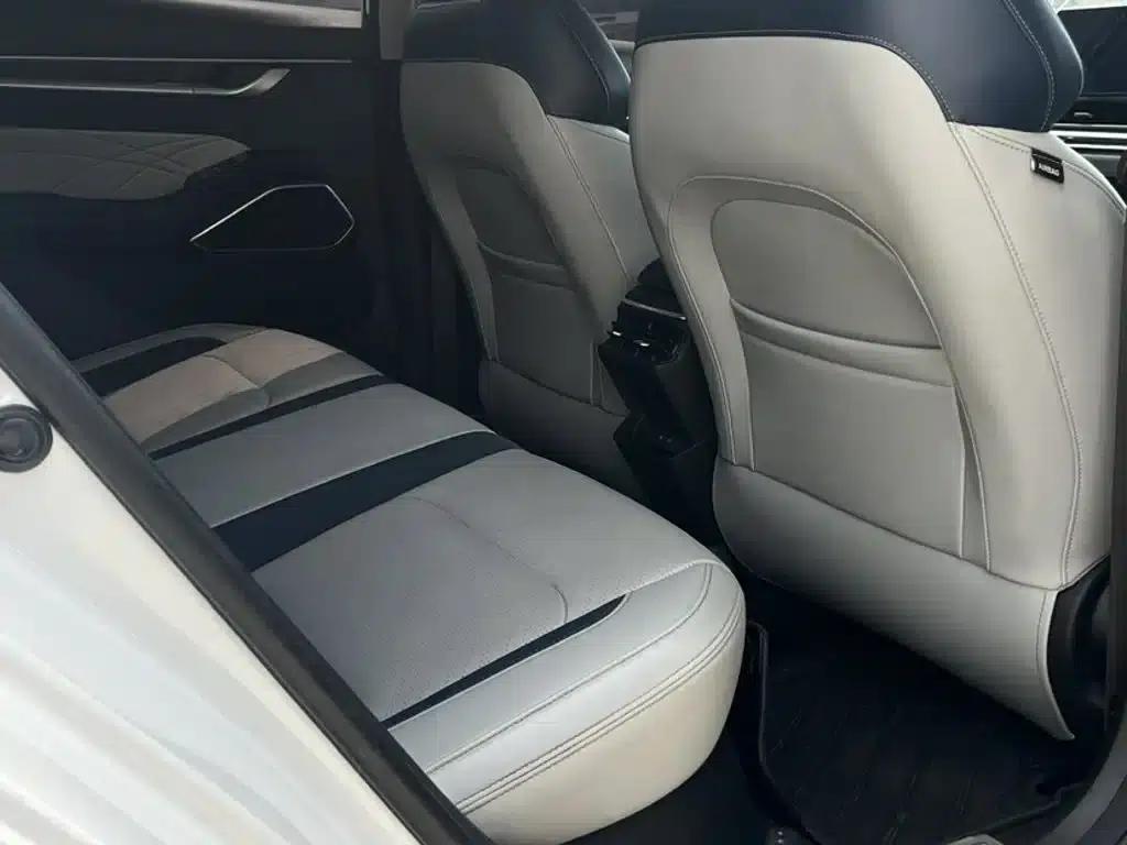 Geely Emgrand 2022 4th Generation 1.5L CVT Flagship Edition — миниатюра 14