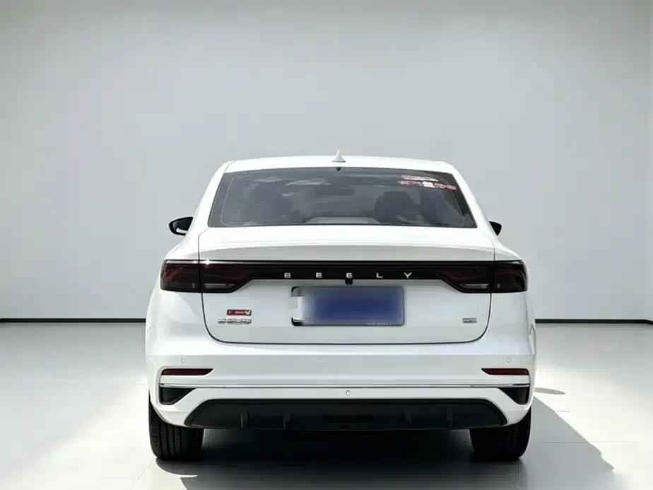 Geely Emgrand 2022 4th Generation 1.5L CVT Flagship Edition — миниатюра 25