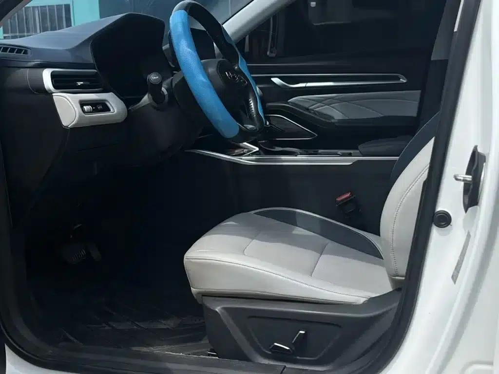Geely Emgrand 2022 4th Generation 1.5L CVT Flagship Edition — миниатюра 8