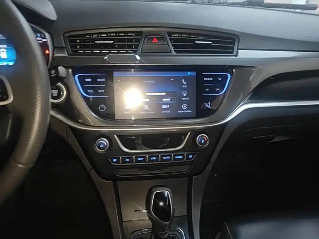 Geely Emgrand 2017 Hatchback RS Million Edition 1.5L CVT Upward Version — миниатюра 13