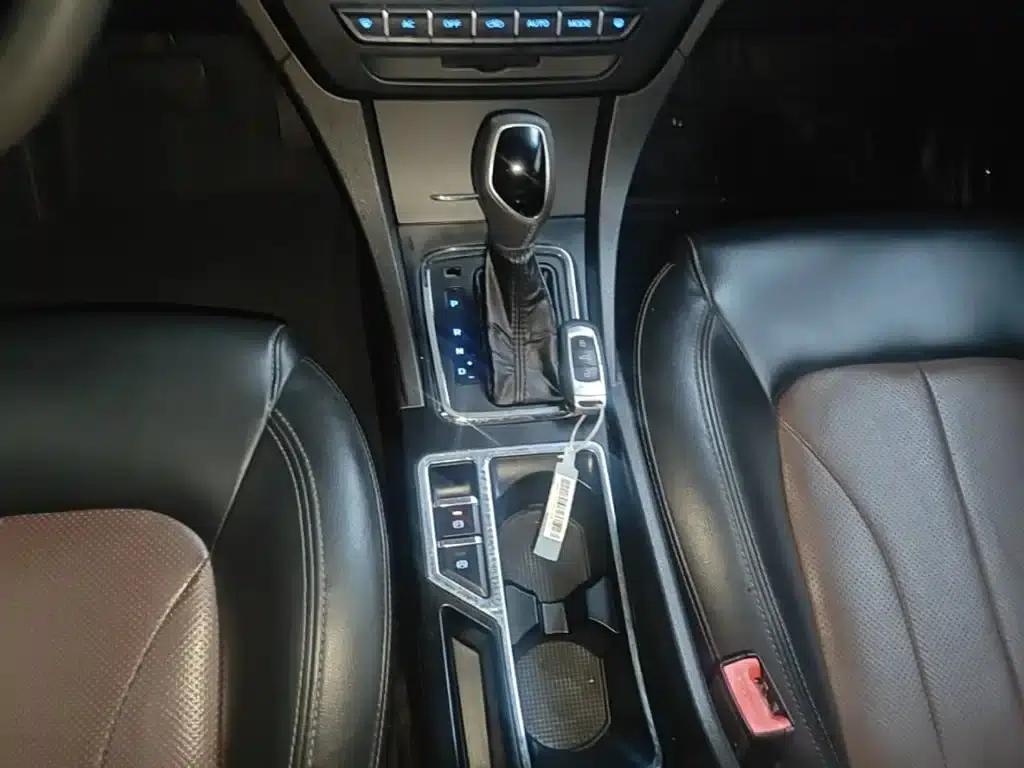 Geely Emgrand 2017 Hatchback RS Million Edition 1.5L CVT Upward Version — миниатюра 14