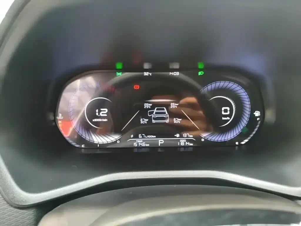 Geely Emgrand 2025 4th Generation 1.5L CVT Dragon Edition — миниатюра 12