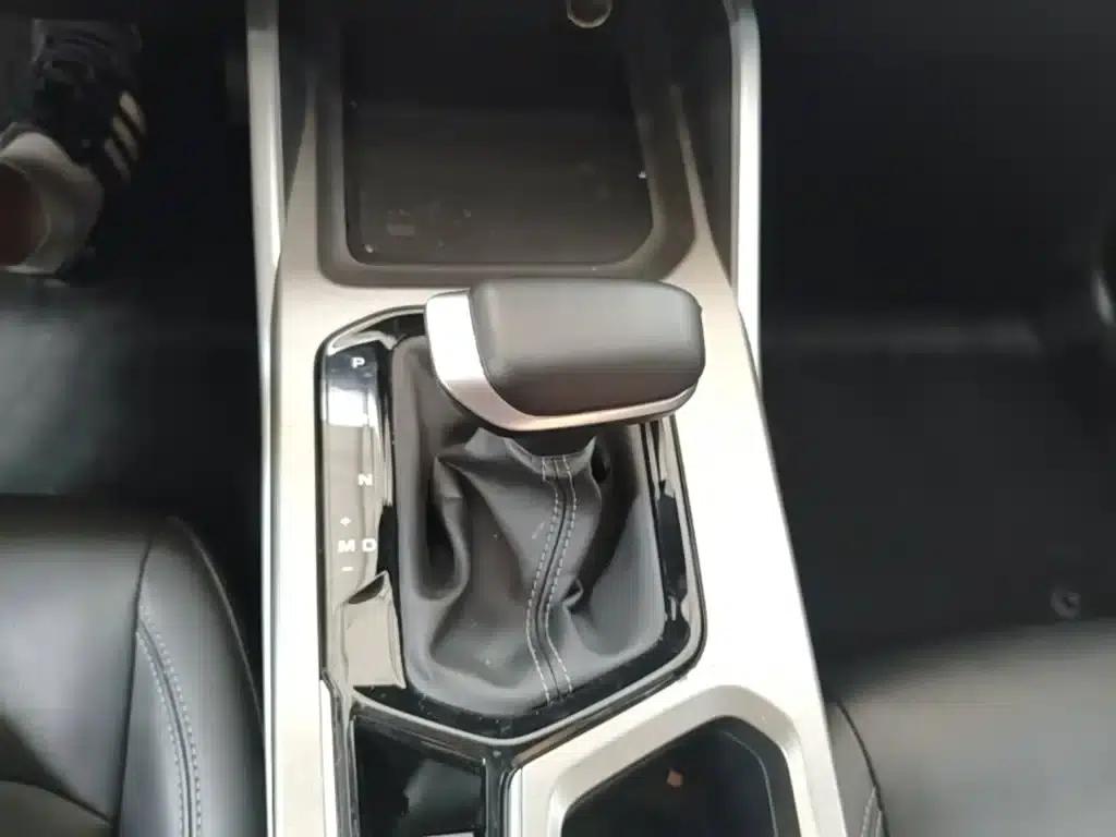 Geely Emgrand 2025 4th Generation 1.5L CVT Dragon Edition — миниатюра 14