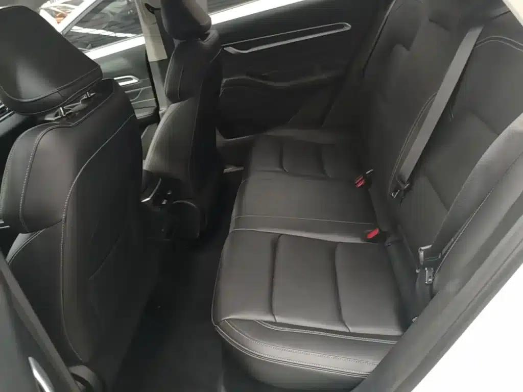 Geely Emgrand 2025 4th Generation 1.5L CVT Dragon Edition — миниатюра 17