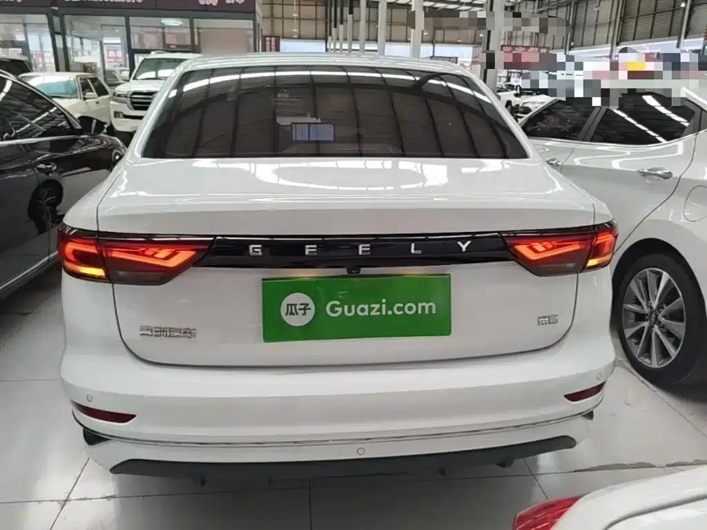 Geely Emgrand 2025 4th Generation 1.5L CVT Dragon Edition — миниатюра 6