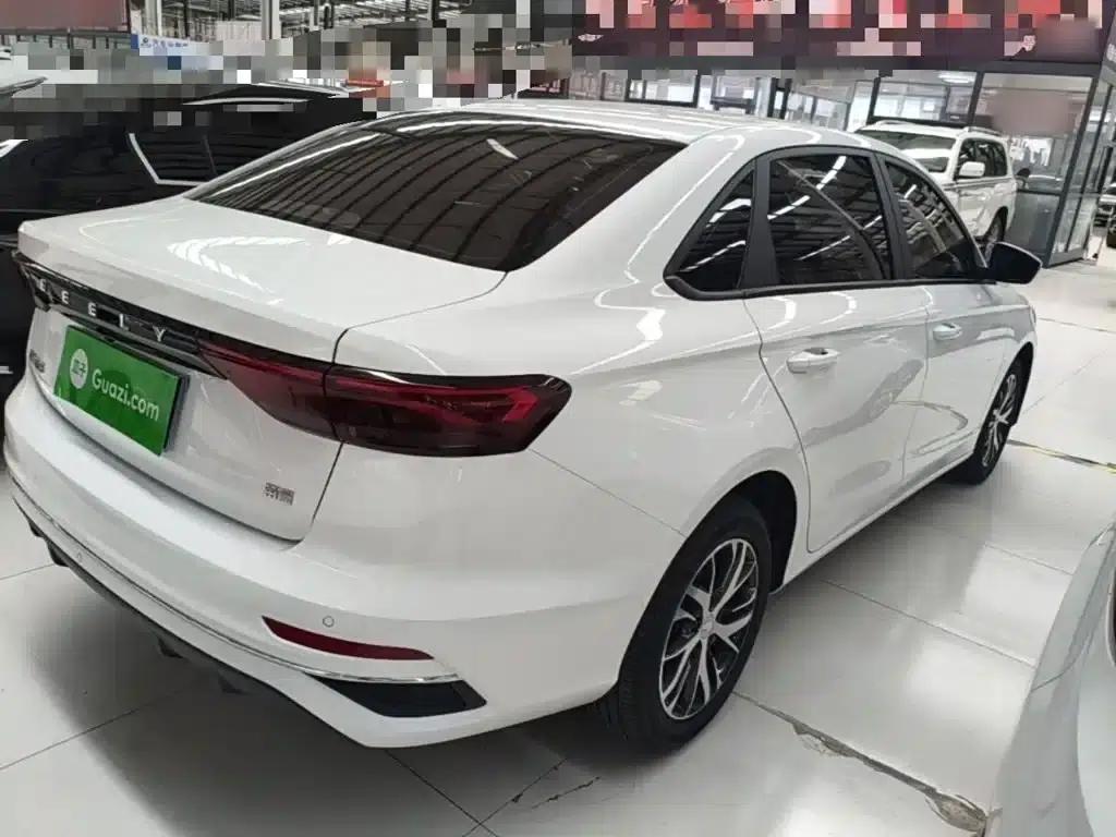 Geely Emgrand 2025 4th Generation 1.5L CVT Dragon Edition — миниатюра 7