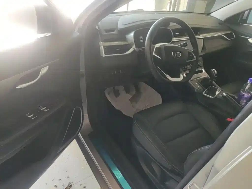 Geely Emgrand 2019 Leading Edition 1.5L Manual Upward Connected Model (China VI Emission Standard) — миниатюра 16