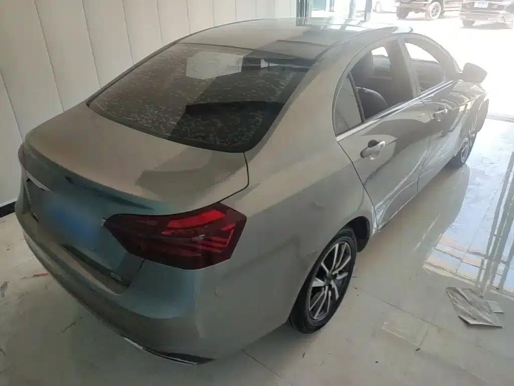 Geely Emgrand 2019 Leading Edition 1.5L Manual Upward Connected Model (China VI Emission Standard) — миниатюра 7