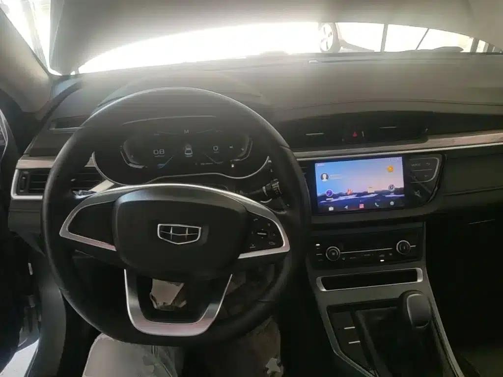 Geely Emgrand 2019 Leading Edition 1.5L Manual Upward Connected Model (China VI Emission Standard) — миниатюра 10