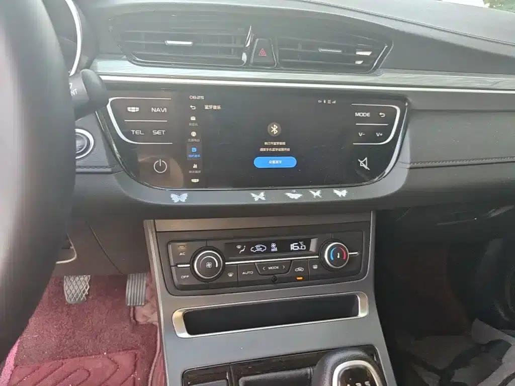 Geely Emgrand 2019 Leading Edition 1.5L Manual Upward Asian Games Edition (National VI Emission Standard) — миниатюра 13