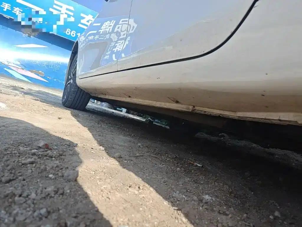Geely Emgrand 2019 Leading Edition 1.5L Manual Upward Asian Games Edition (National VI Emission Standard) — миниатюра 22