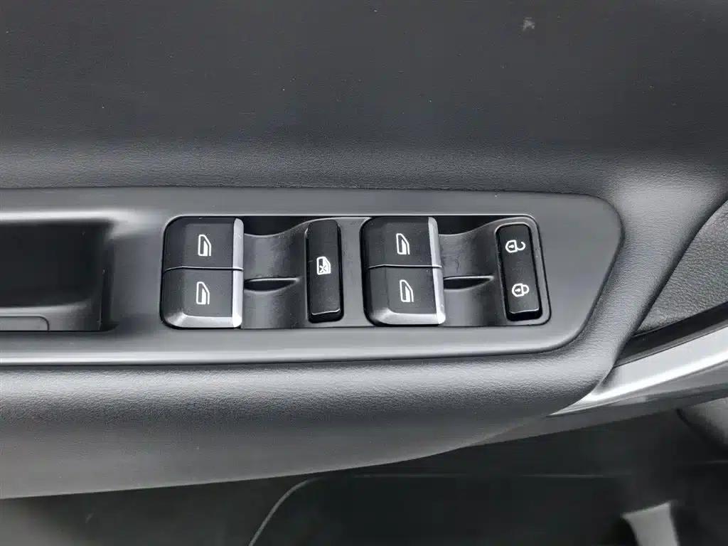 Geely Boyue 2018 1.8TD Automatic 2WD Intelligent Connected 4G Edition — миниатюра 9