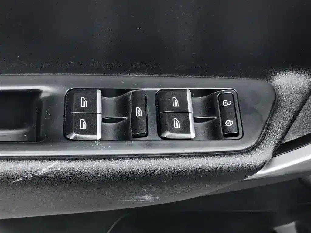 Geely Boyue 2018 1.8TD Automatic 2WD Smart 4G Connected Edition — миниатюра 9