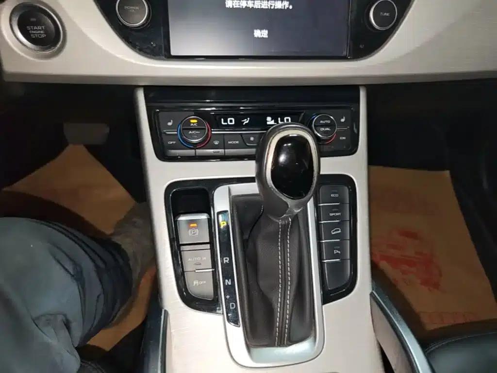 Geely Boyue 2018 1.8TD Automatic 2WD Intelligent Connected 4G Edition — миниатюра 14