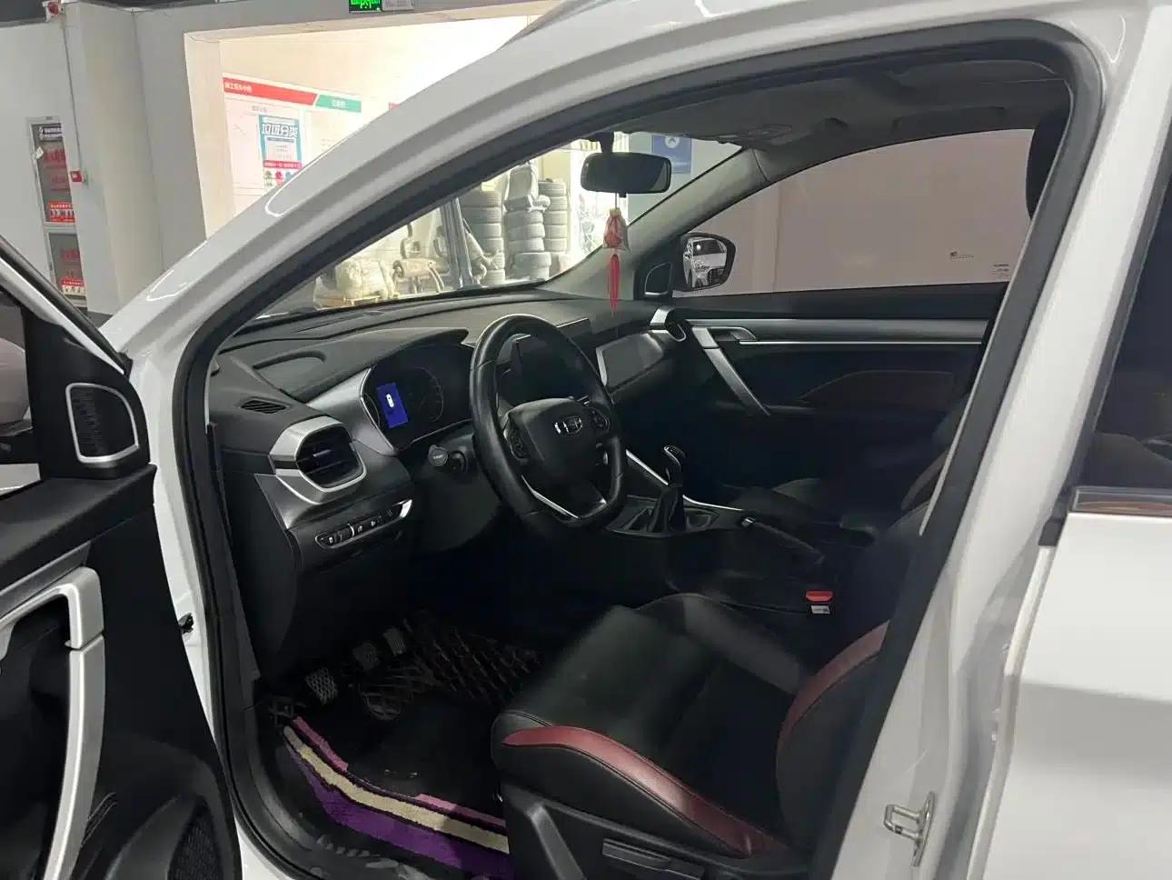 Geely Binyue 2021 1.4T Manual Gold Edition — миниатюра 7