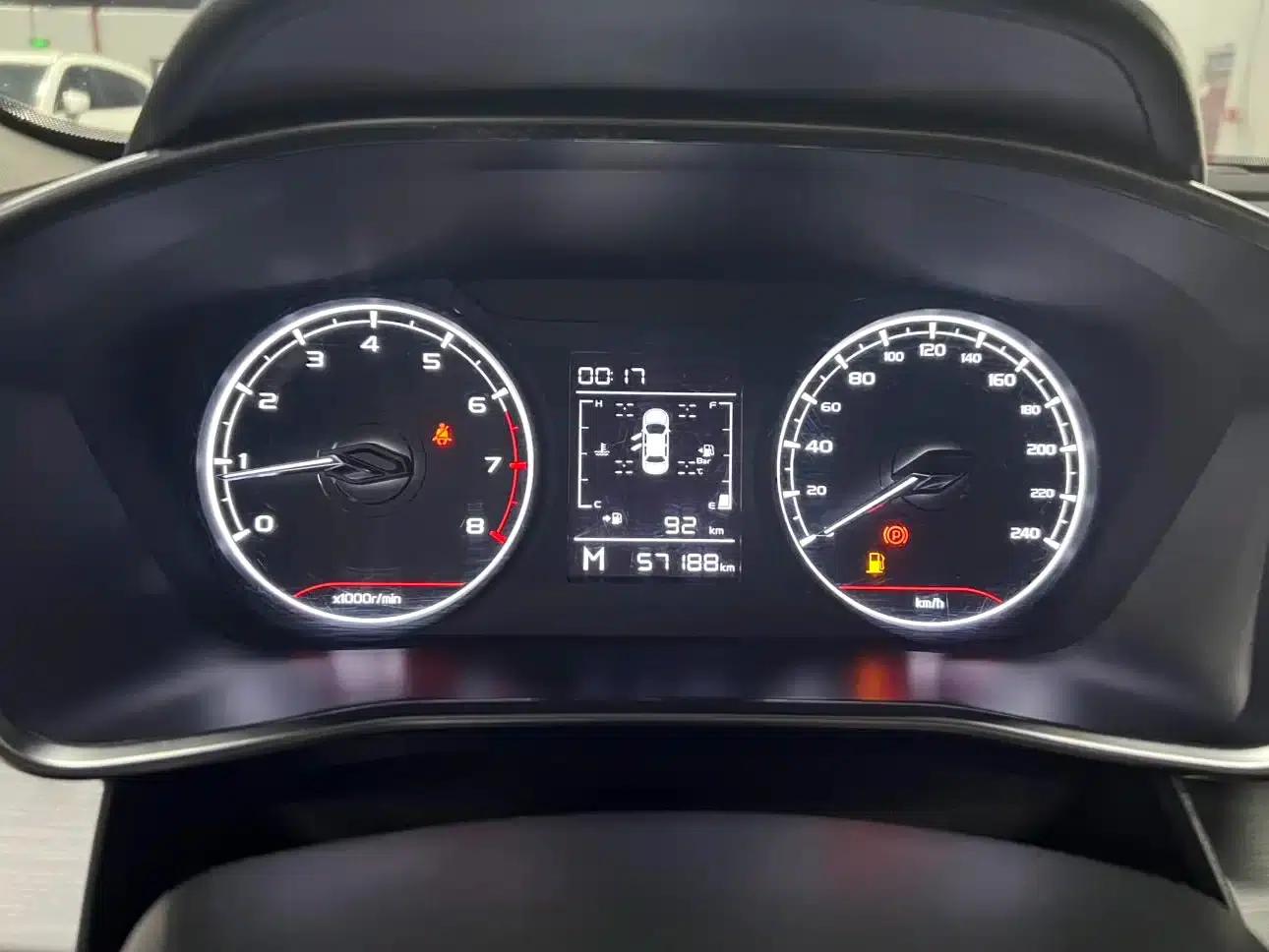 Geely Binyue 2021 1.4T Manual Gold Edition — миниатюра 9