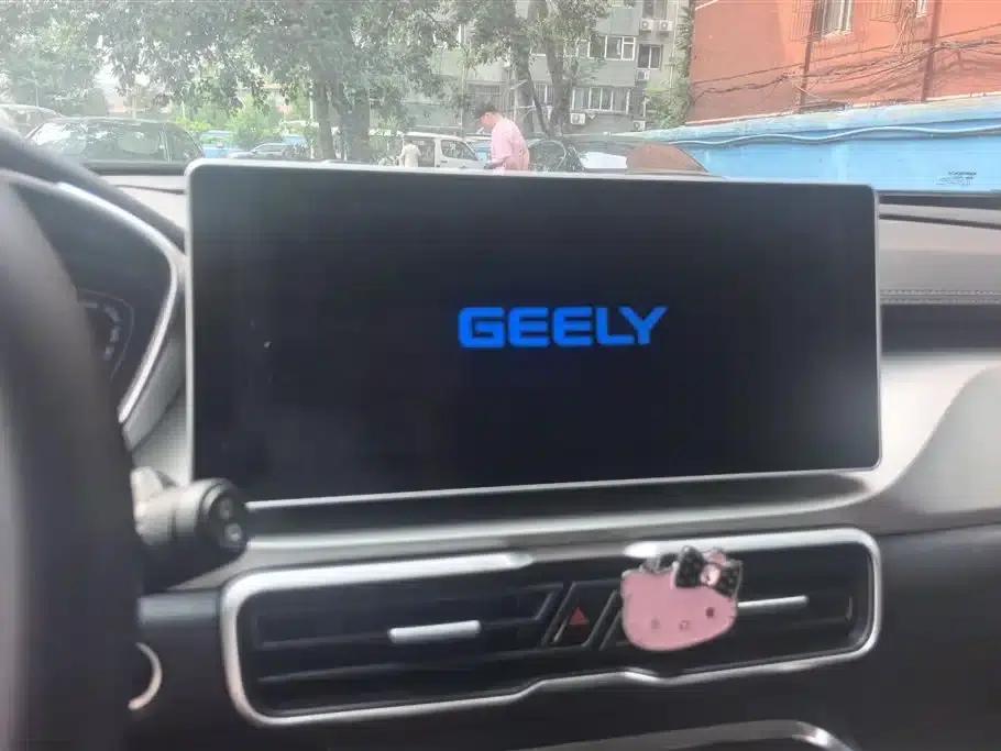 Geely Binyue 2023 1.5T DCT Diamond Edition — миниатюра 13
