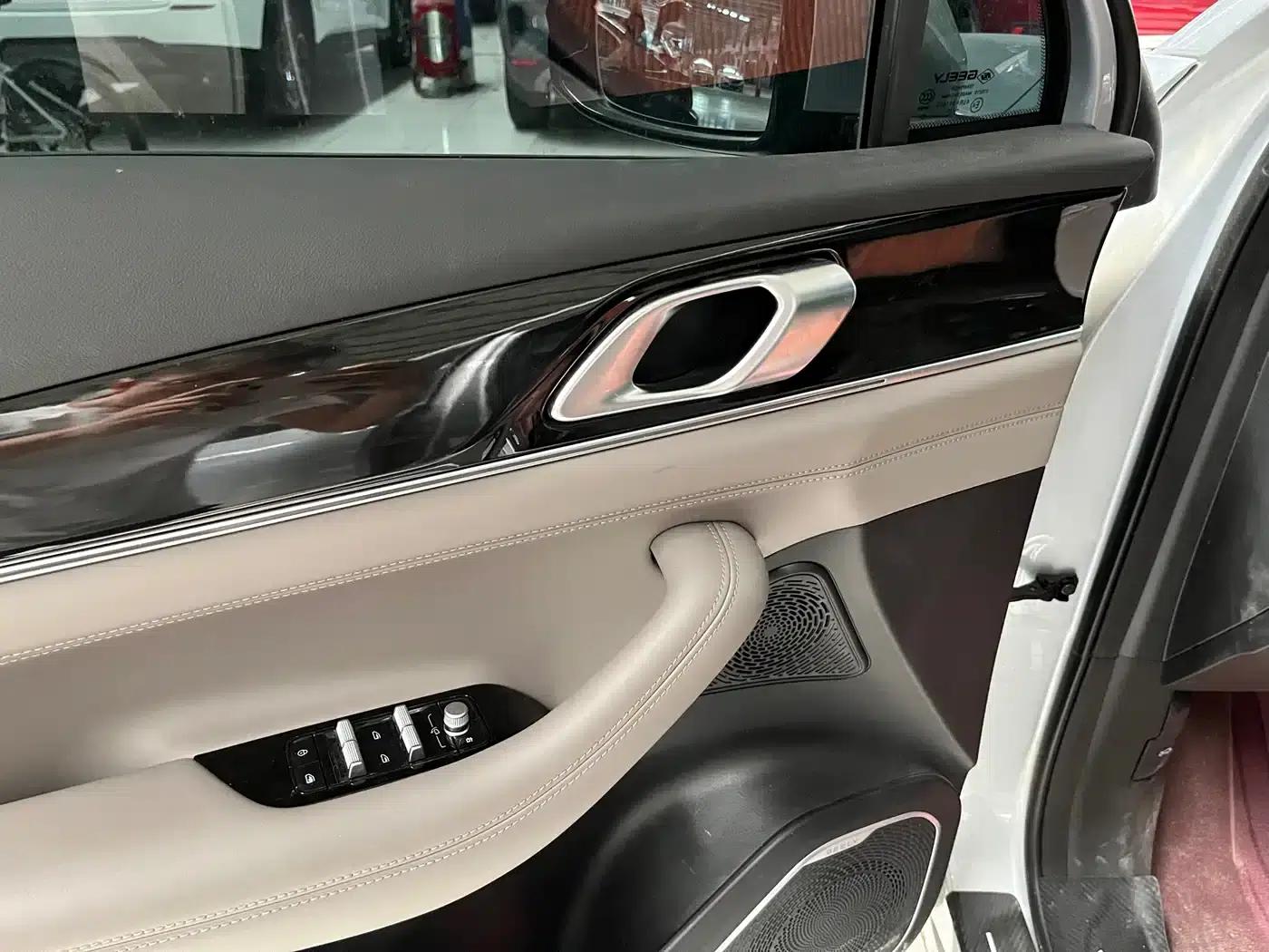 The 2025 Geely Boyue L, Fourth Generation 1.5TD DCT, is now available. — миниатюра 6