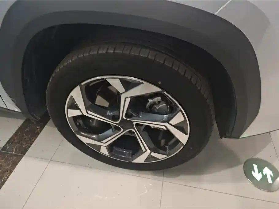 Geely Boyue L 2024 1.5TD DCT Dragon Edition — миниатюра 6