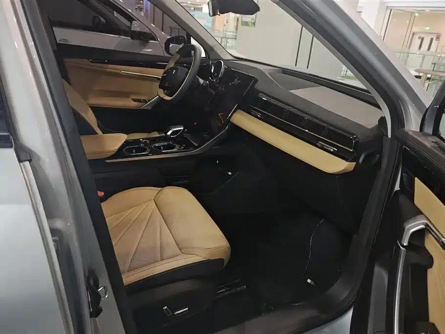 Geely Boyue L 2024 1.5TD DCT Dragon Edition — миниатюра 8