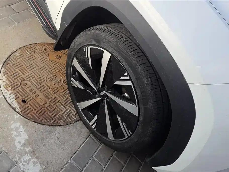Geely Boyue L 2023 1.5TD DCT Premium Edition — миниатюра 6