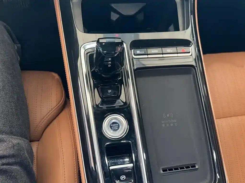 Geely Boyue L 2025 Fourth Generation 1.5TD DCT Splendid — миниатюра 10