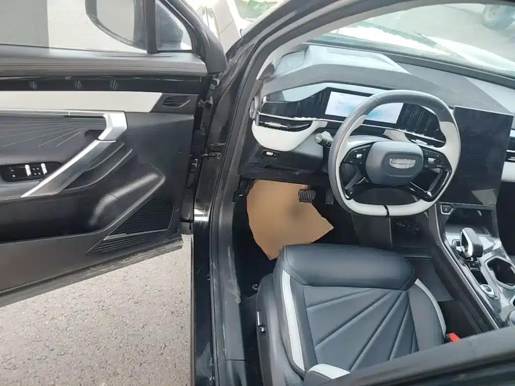 Geely Boyue L 2023 1.5TD DCT Glory Edition — миниатюра 16