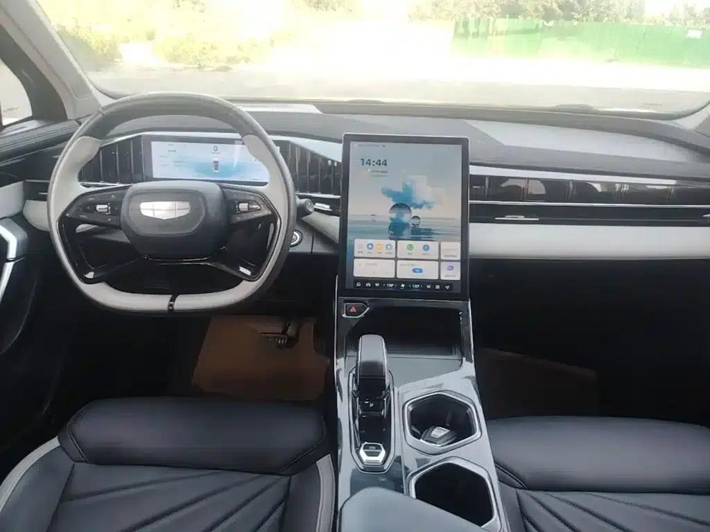 Geely Boyue L 2023 1.5TD DCT Glory Edition — миниатюра 10