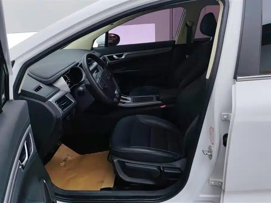 Geely GS 2018 Sport Edition 1.4T Automatic Leading Model — миниатюра 9