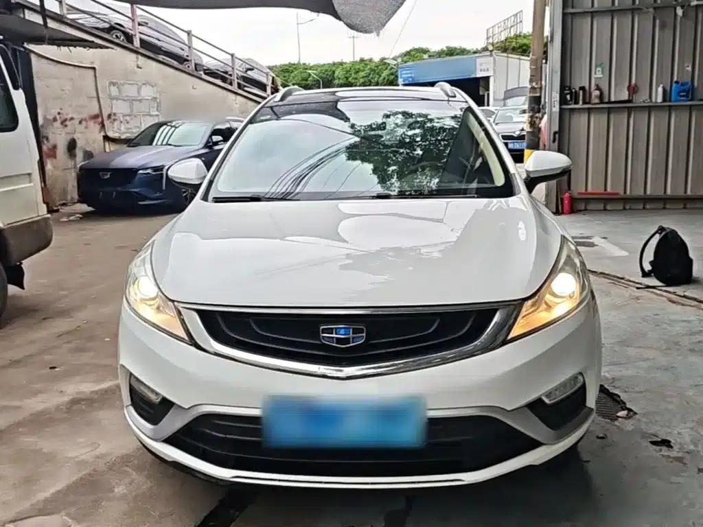Geely GS 2016 Elegant Edition 1.8L Manual Leading Model — миниатюра 3