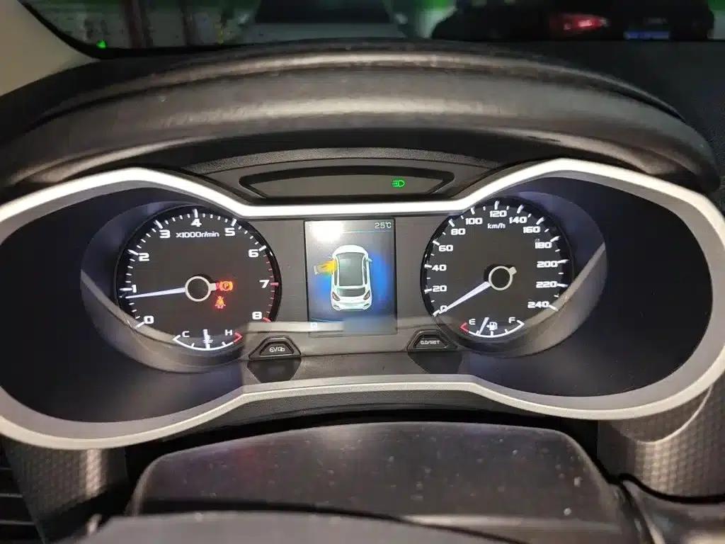 Geely GS 2016 Elegant Edition 1.8L Automatic Leading Model — миниатюра 4