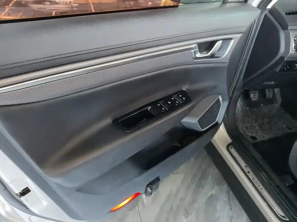 Geely GS 2016 Sport Edition 1.3T Manual Leading Model — миниатюра 3