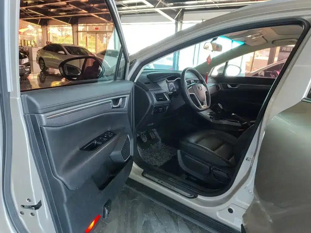 Geely GS 2016 Sport Edition 1.3T Manual Leading Model — миниатюра 4