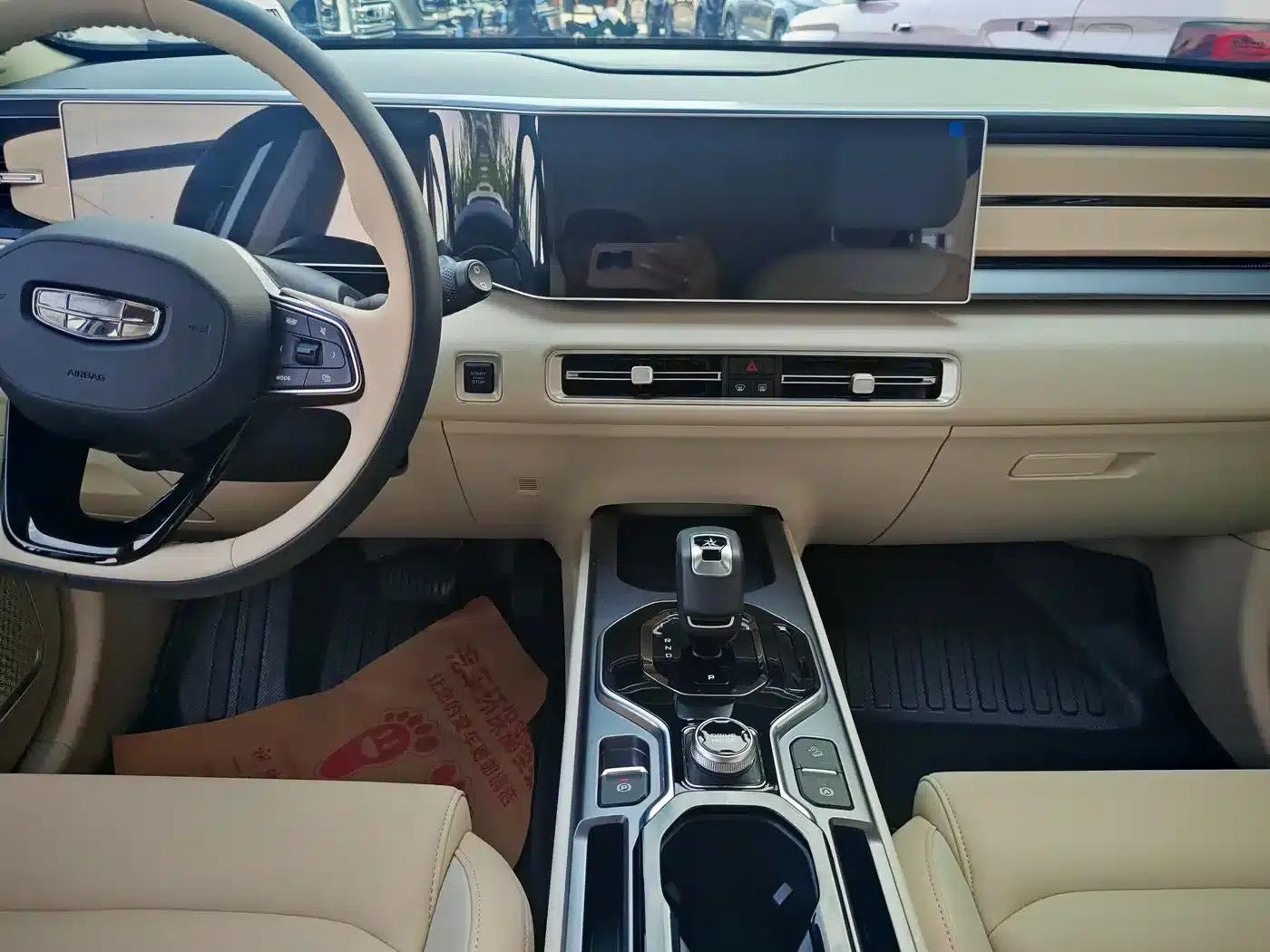 Geely ICON 2023 1.5TD Chocolate Premium Edition — миниатюра 11