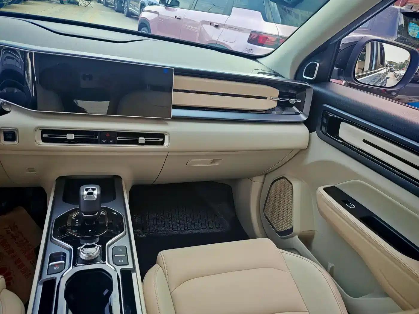 Geely ICON 2023 1.5TD Chocolate Premium Edition — миниатюра 12