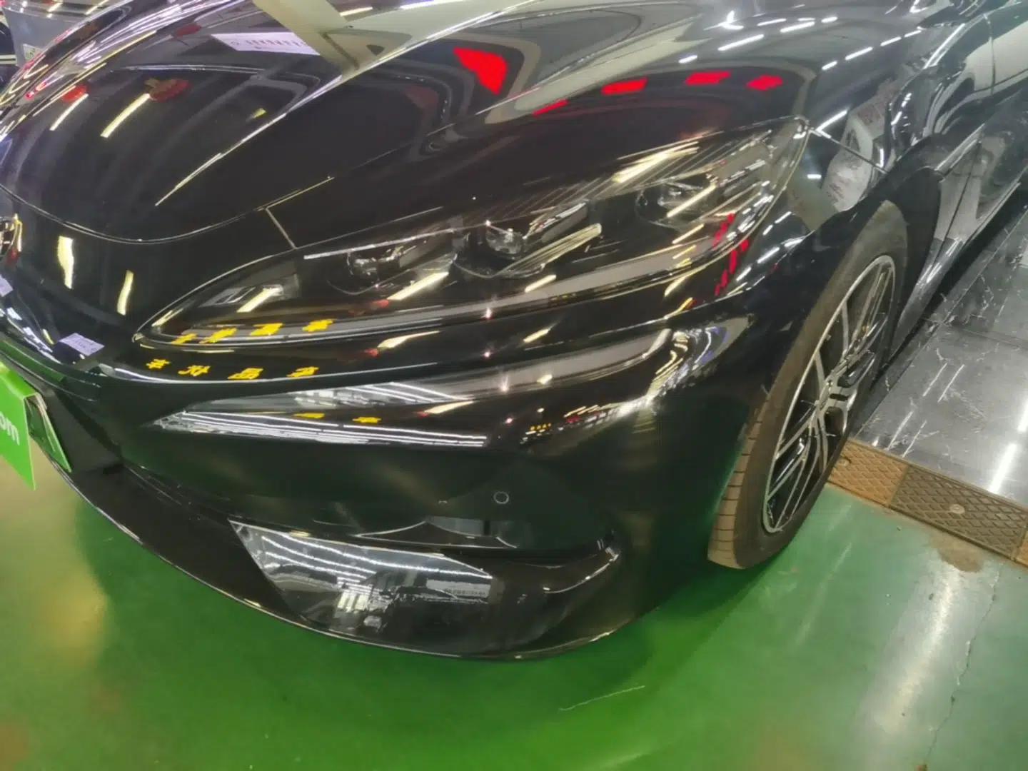 Denza Z9 2024 1100 km Four-Wheel Drive Max Version — миниатюра 8