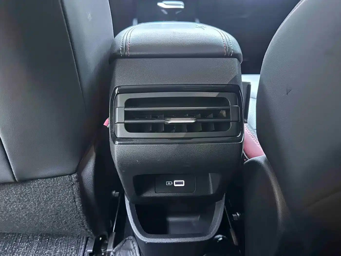 Geely Emgrand S 2021 1.4T CVT Premium Edition — миниатюра 18