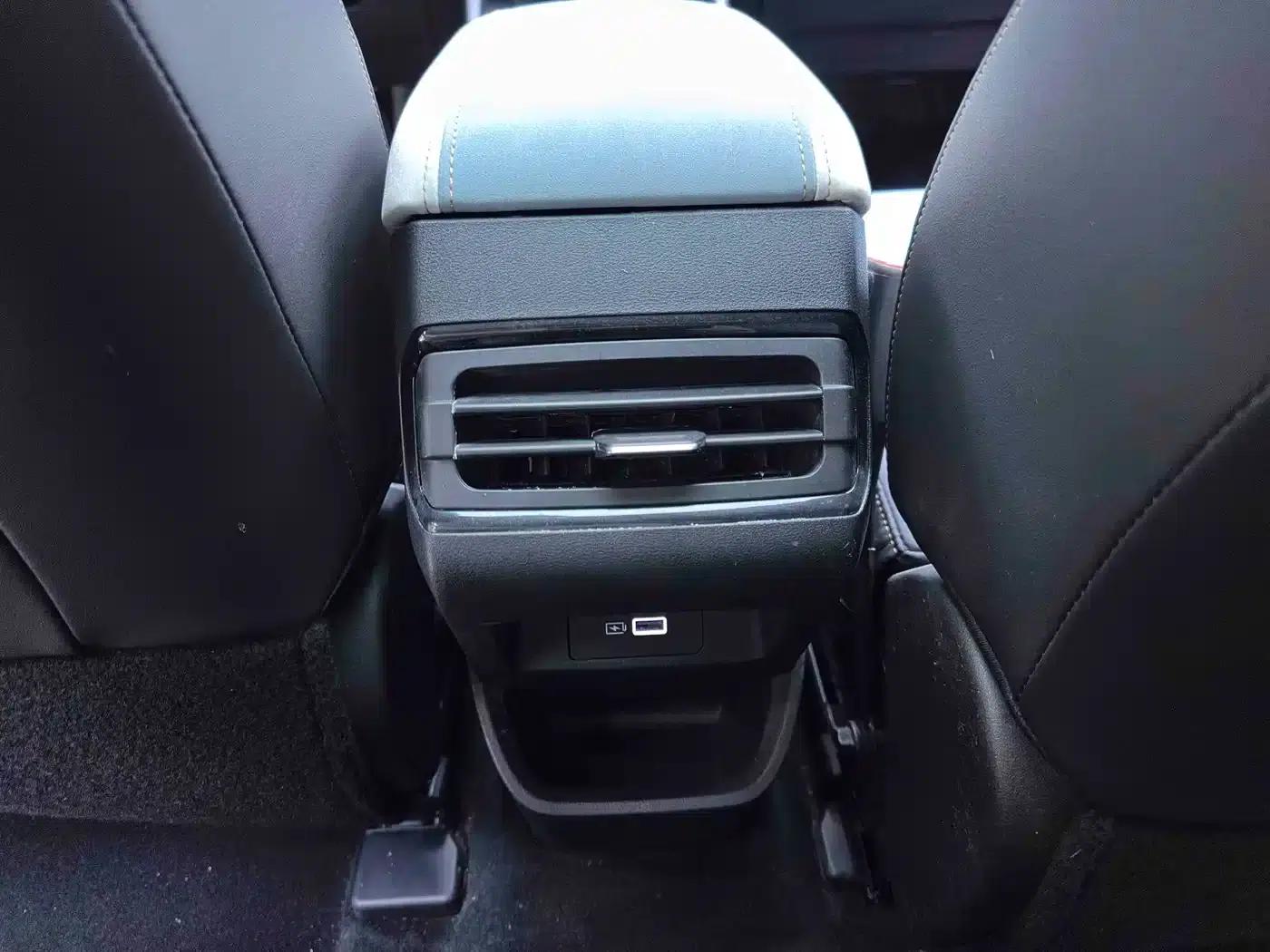 Geely Emgrand S 2022 1.4T CVT Crossover Player Edition — миниатюра 18
