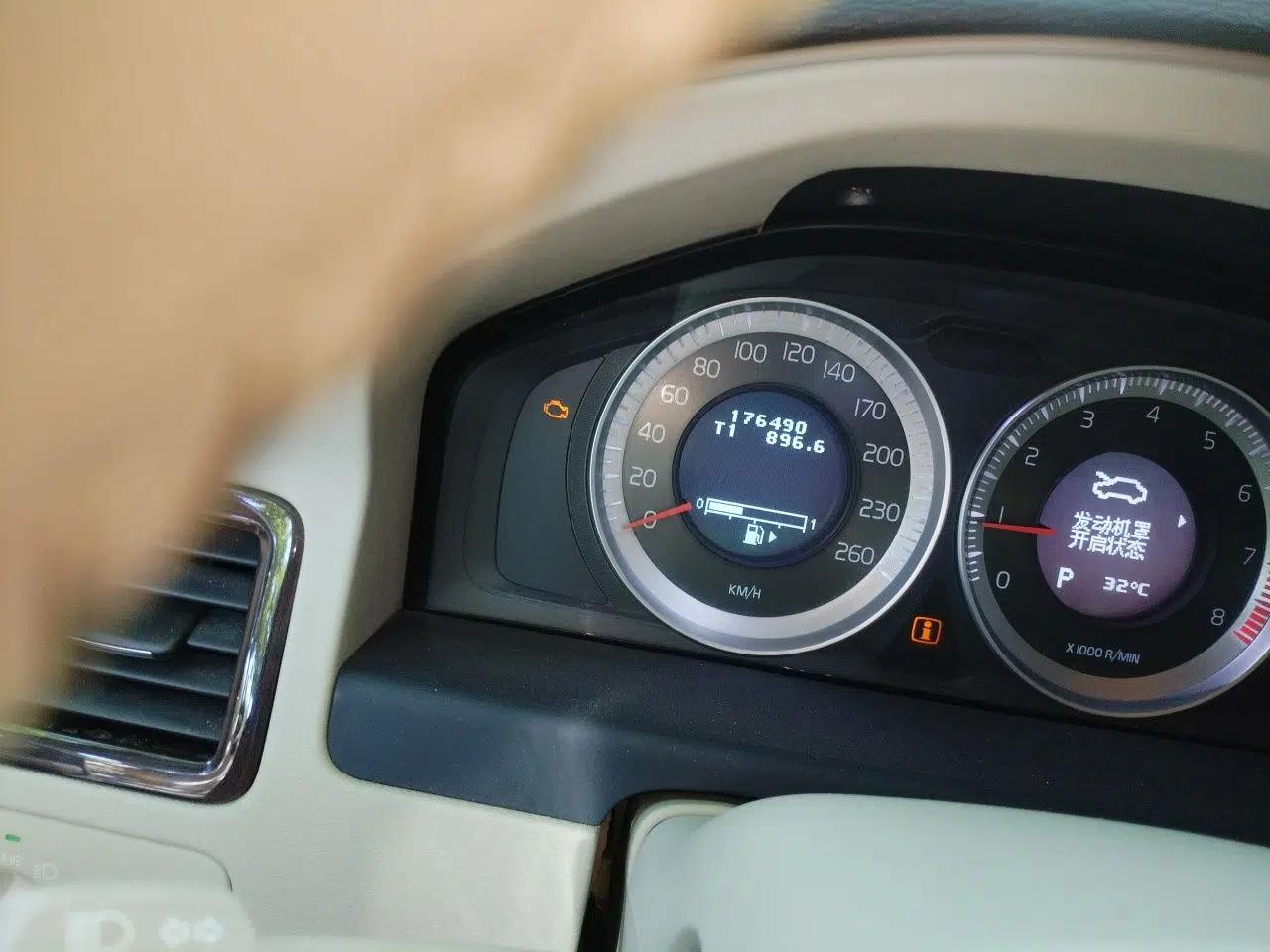 Volvo S80L 2011 2.0T ZhiZun Edition — миниатюра 12